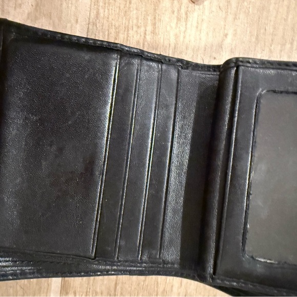 Coach Leather Signature Bi Fold Wallet - Picture 3 of 10